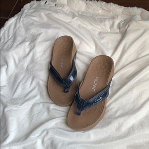 Vionic High Tide platform